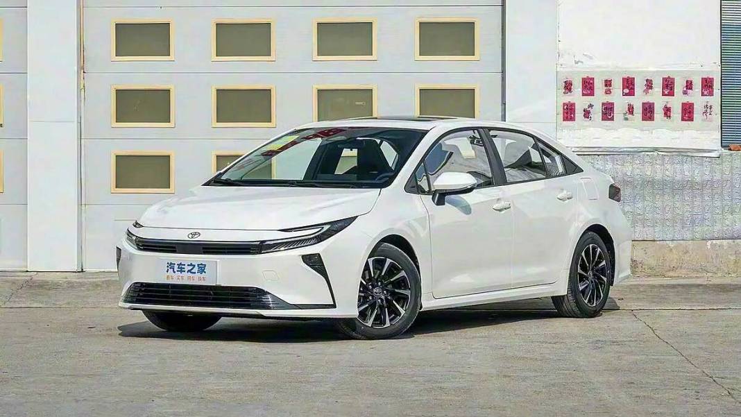 Yakıt cimrisi Corolla'nın yeni yüzü göründü! Toyota'nın yeni sedan kralı sahnede 9